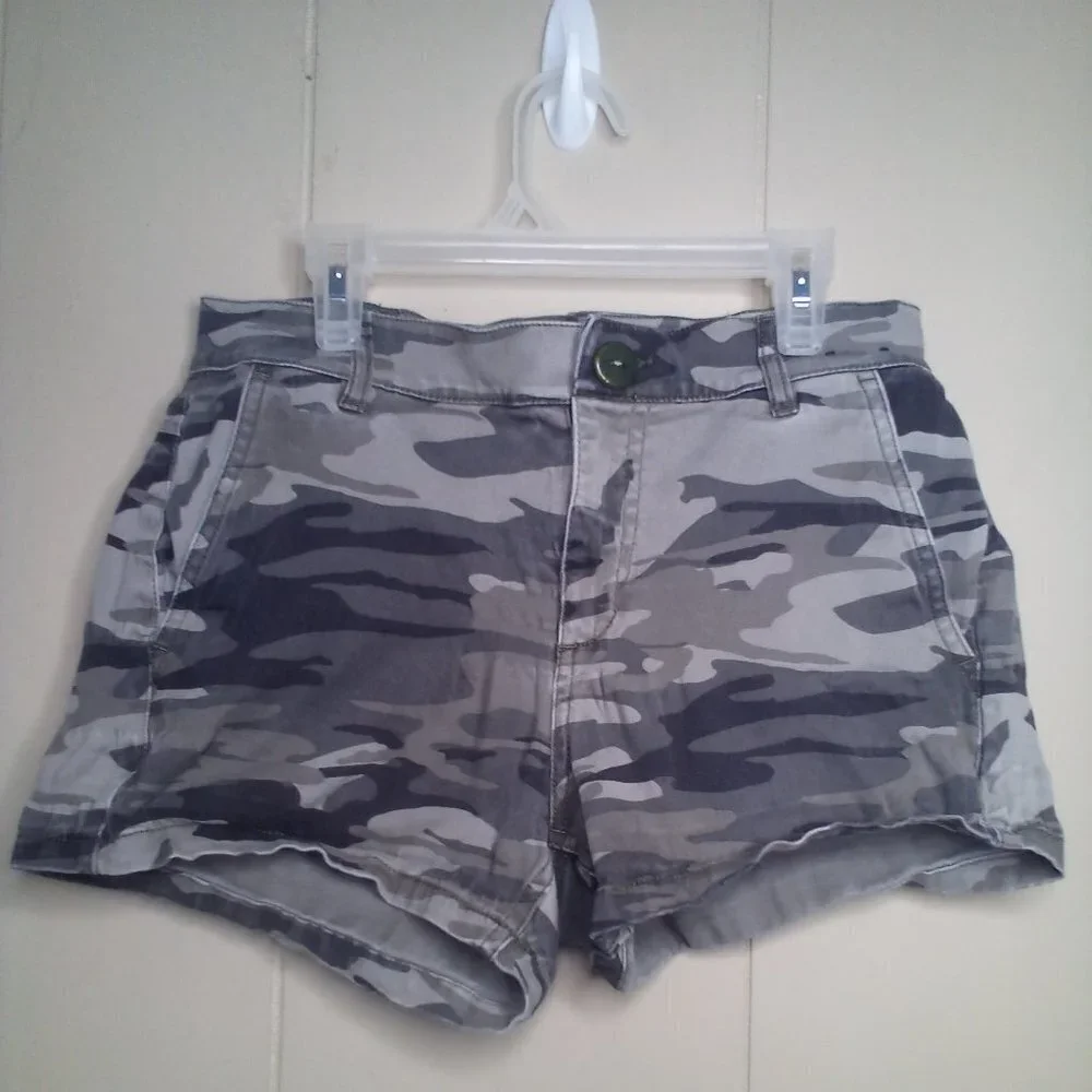 Express Shorts 2 Mid Rise Camo Green Black